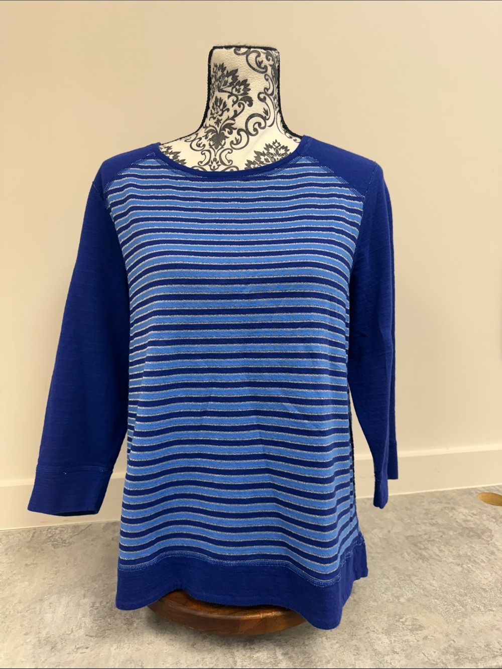 Chico’s‎ Zenergy Size 2 Blue Metallic Stripe 3/4 Sleeve Knit Top L